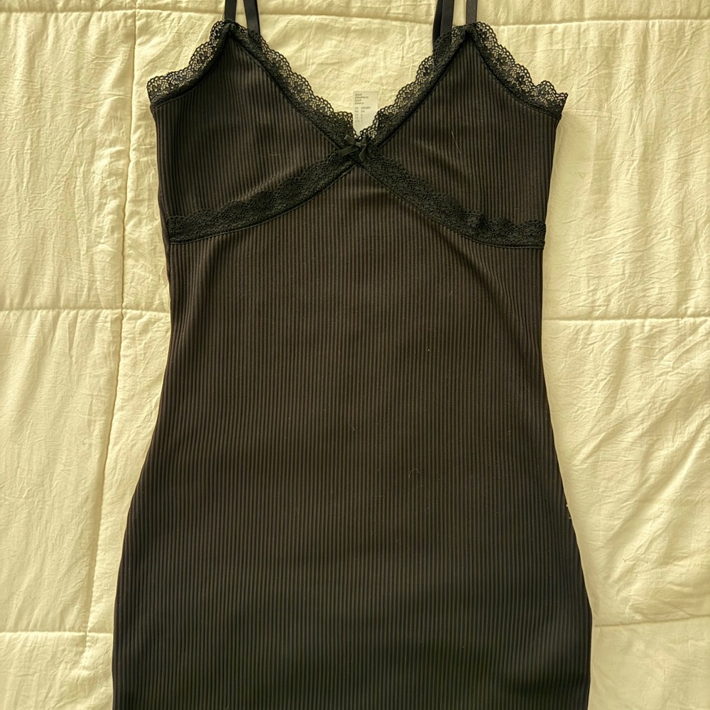 Elegant Black Lace Trim Bodycon Dress